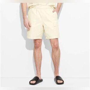 Original Use Men's Medium Cream Utility Pull On Cargo Shorts NWT